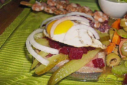 Labskaus mit Matjes und Wachtelspiegelei 7