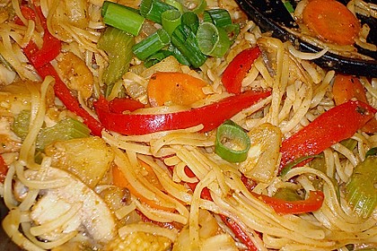 Nudeln mit Gem&uuml;se s&uuml;&szlig; - sauer 1