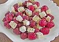 Brie auf pfeffrigen Erdbeeren