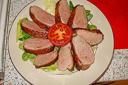 Entenbrust auf buntem Salat 9