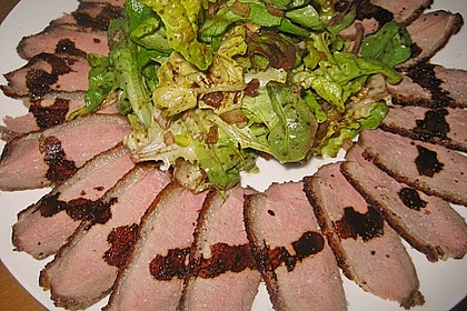 Entenbrust auf buntem Salat 11