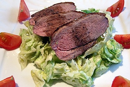 Entenbrust auf buntem Salat 14