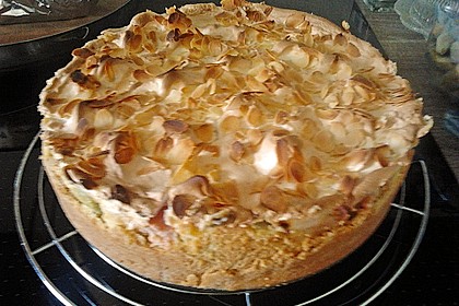 Rhabarberkuchen mit Baiser 85