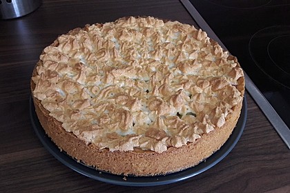 Rhabarberkuchen mit Baiser 30