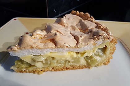 Rhabarberkuchen mit Baiser 70