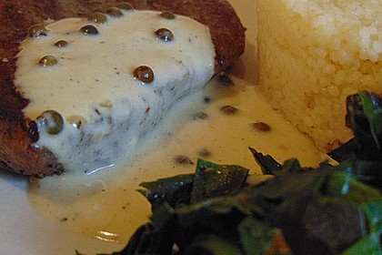 Straußensteak mit Pfeffersoße, mit Cognac flambiert 2