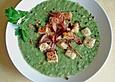 Lauchzwiebelsuppe mit Knoblauchcroutons