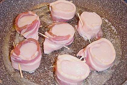 Jakobsmuscheln im gekr&auml;uterten Speckmantel mit Safran - Orangensauce 2