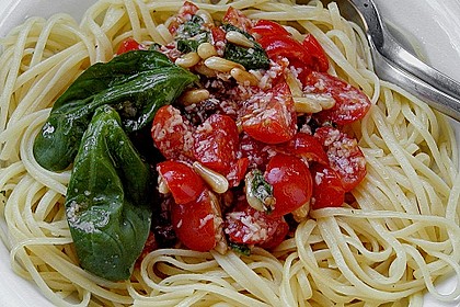Spaghetti mit Cocktailtomaten 12