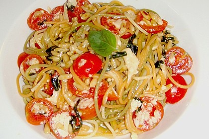 Spaghetti mit Cocktailtomaten 53