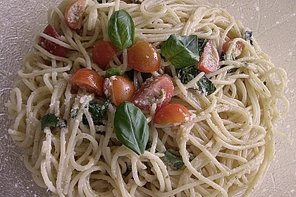 Spaghetti mit Cocktailtomaten 24