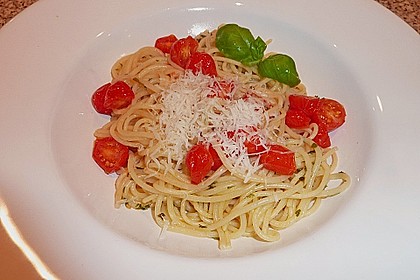 Spaghetti mit Cocktailtomaten 22