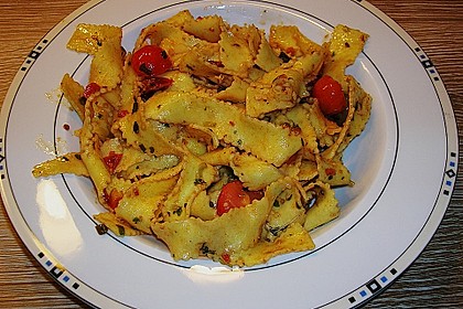 Spaghetti mit Cocktailtomaten 56