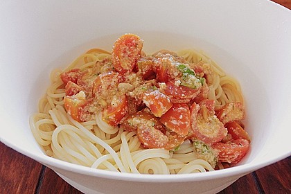 Spaghetti mit Cocktailtomaten 42