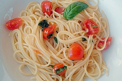 Spaghetti mit Cocktailtomaten 31