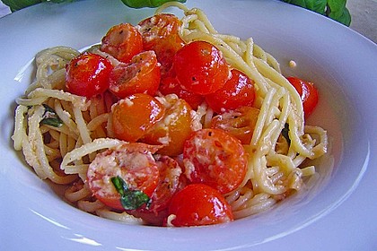 Spaghetti mit Cocktailtomaten 34