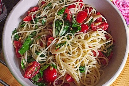 Spaghetti mit Cocktailtomaten 8