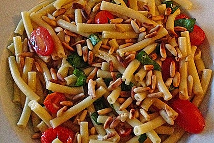 Spaghetti mit Cocktailtomaten 81