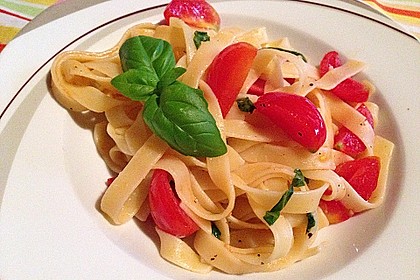Spaghetti mit Cocktailtomaten 11