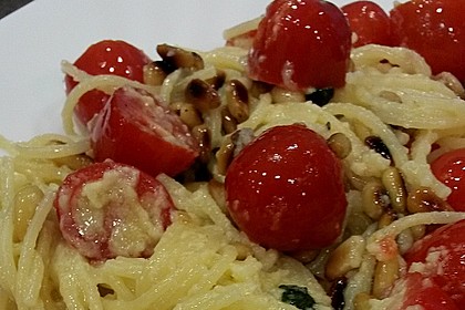 Spaghetti mit Cocktailtomaten 28