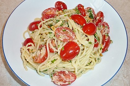 Spaghetti mit Cocktailtomaten 35