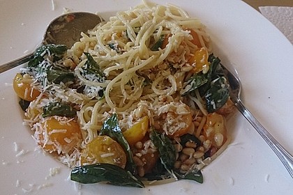 Spaghetti mit Cocktailtomaten 36
