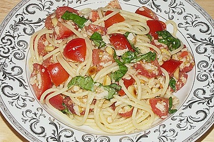 Spaghetti mit Cocktailtomaten 49