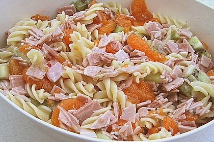 Nudelsalat mit Fr&uuml;chten