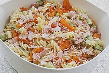 Nudelsalat mit Früchten