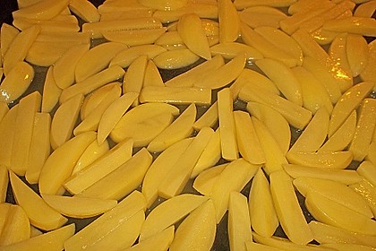 Selbstgemachte Pommes aus dem Backofen 12
