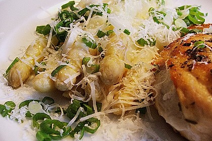 Albertos H&uuml;hnerbrust mit Spargel 1