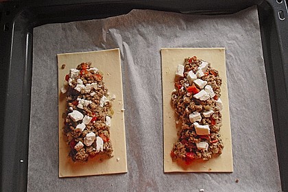 Deftiger Hackfleischstrudel mit Feta 7