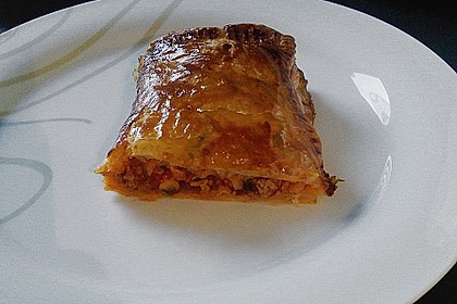 Deftiger Hackfleischstrudel mit Feta 1