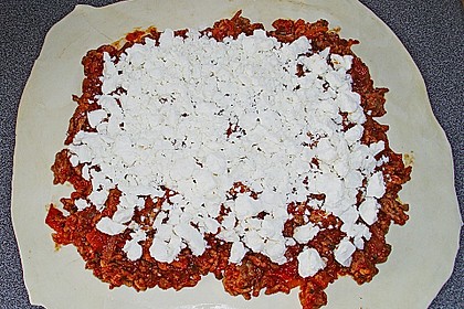 Deftiger Hackfleischstrudel mit Feta 10