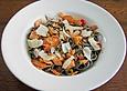 Schwarze Chili - Spaghetti mit gebratenem R&auml;ucherlachs