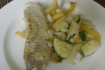 Fischfilet auf gebackenem Gem&uuml;se
