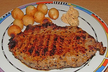 Mariniertes Steak mit Grillkartoffel und Gemüsespieß 5