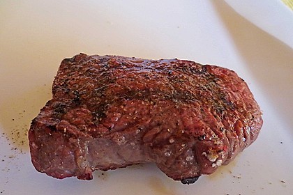 Mariniertes Steak mit Grillkartoffel und Gemüsespieß 8