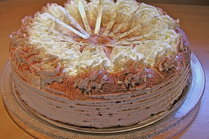 Gefüllte Nusstorte 5