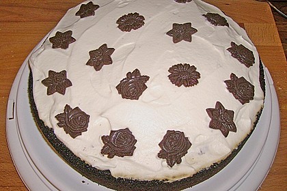 Gefüllte Nusstorte 45