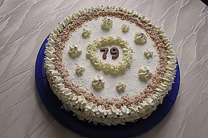 Gefüllte Nusstorte 14