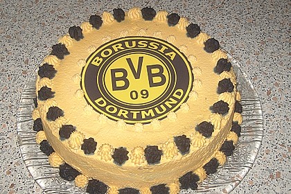 Gefüllte Nusstorte 24