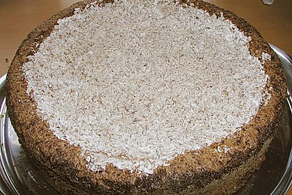 Gefüllte Nusstorte 42