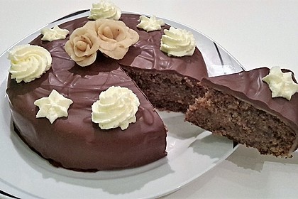 Gefüllte Nusstorte 17