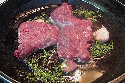 Supreme von der Heidschnucke an Lauchzwiebeln, M&ouml;hren, Brokkoli und Blumenkohlr&ouml;schen 2