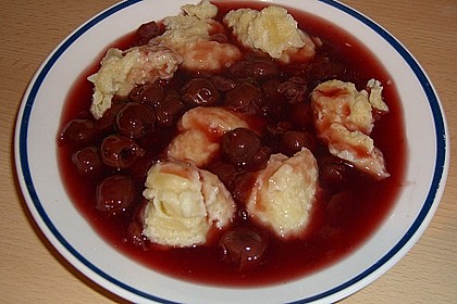 Diepchen mit hei&szlig;en Kirschen