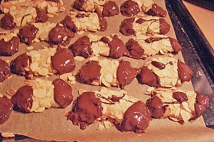Mandelhörnchen 46