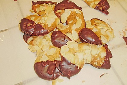 Mandelhörnchen 35