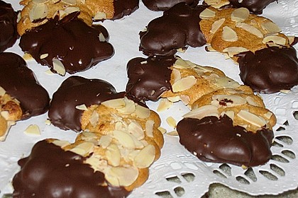 Mandelhörnchen 23