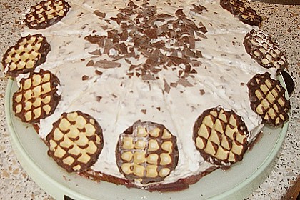 Mohrenkopftorte mit Kirschen